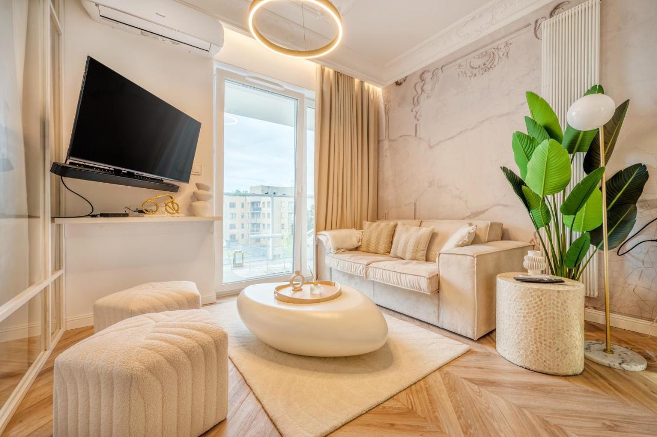 Apartment Golden Manufaktura Lodz By Rentujemy ภายนอก รูปภาพ