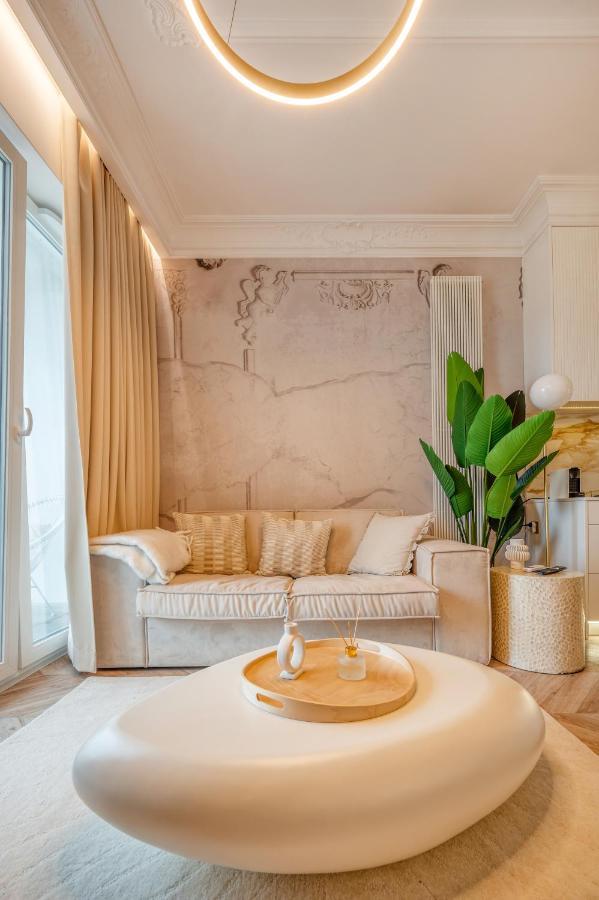 Apartment Golden Manufaktura Lodz By Rentujemy ภายนอก รูปภาพ