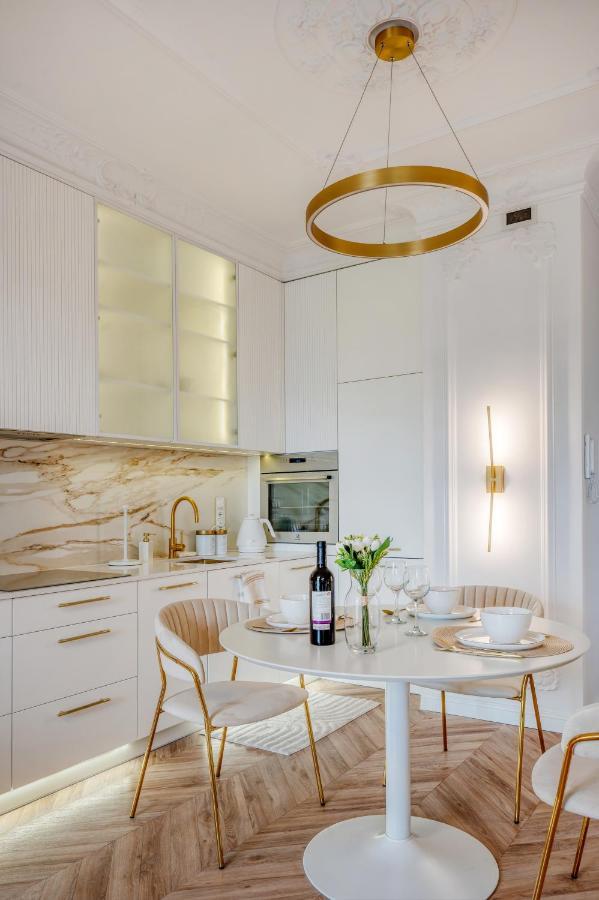 Apartment Golden Manufaktura Lodz By Rentujemy ภายนอก รูปภาพ
